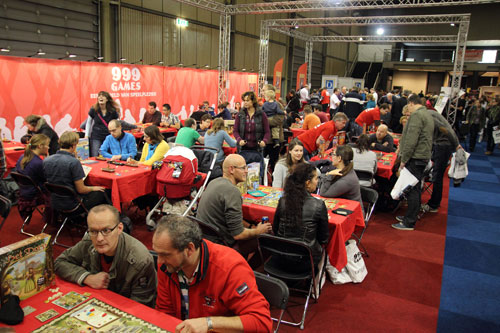 de grote 999 Games stand